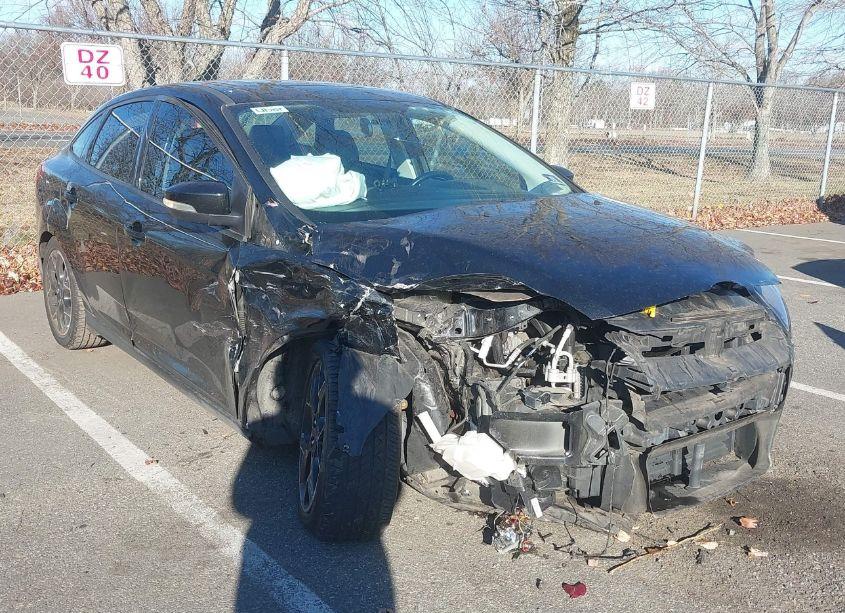 Photo 6 of 2014 Ford Focus SE (VIN 1FADP3F22EL267966)