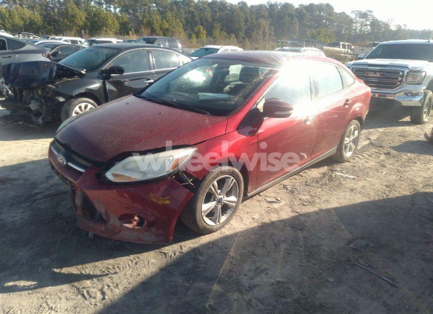 Photo 2 of 2014 Ford Focus SE (VIN 1FADP3F22EL278420)
