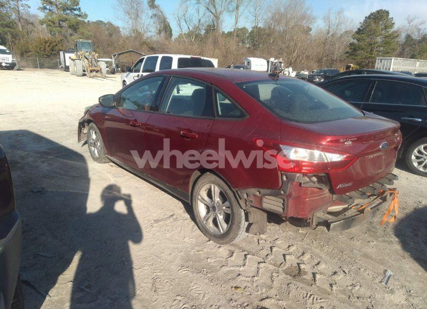 Photo 3 of 2014 Ford Focus SE (VIN 1FADP3F22EL278420)