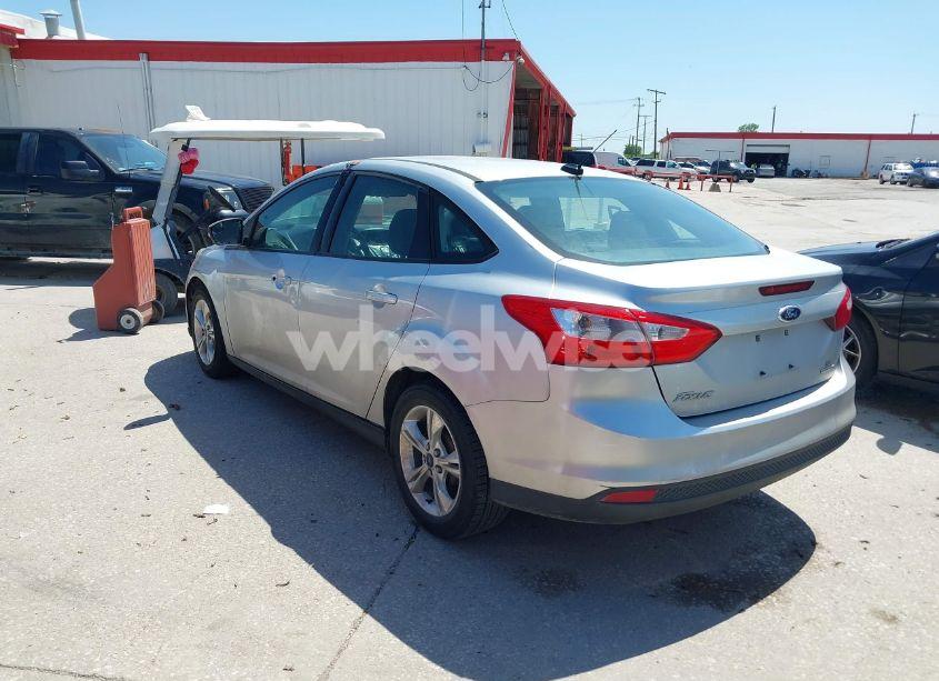 Photo 3 of 2014 Ford Focus SE (VIN 1FADP3F22EL295718)