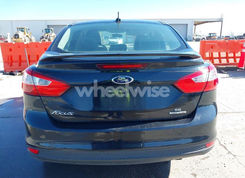 Photo 16 of 2014 Ford Focus SE (VIN 1FADP3F22EL311190)