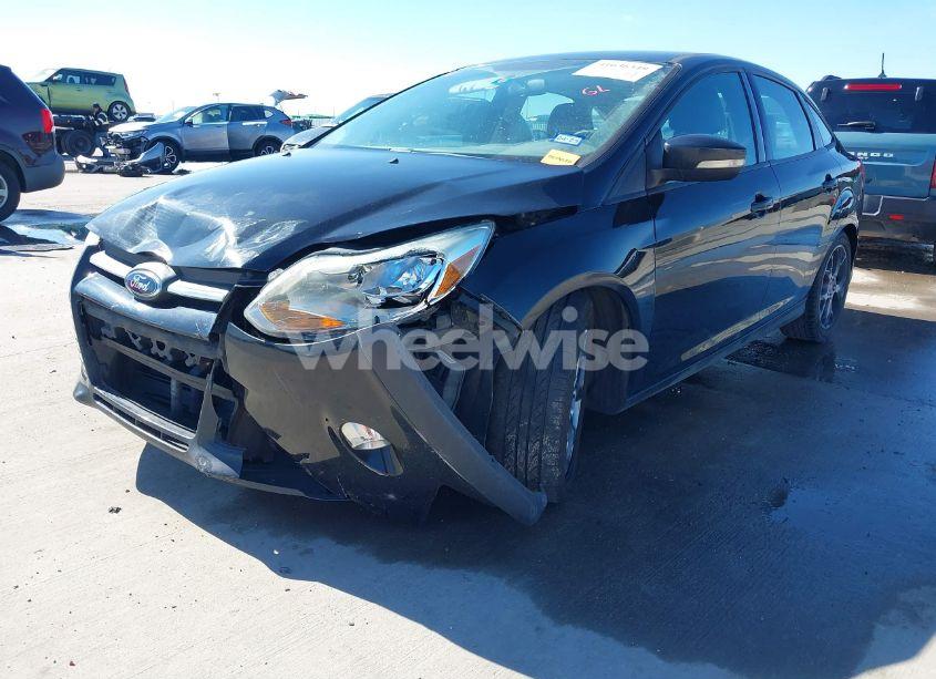 Photo 2 of 2014 Ford Focus SE (VIN 1FADP3F22EL311190)
