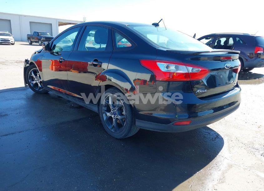 Photo 3 of 2014 Ford Focus SE (VIN 1FADP3F22EL311190)