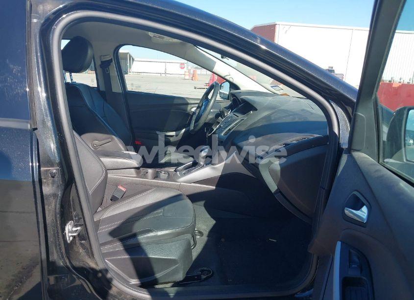 Photo 5 of 2014 Ford Focus SE (VIN 1FADP3F22EL311190)