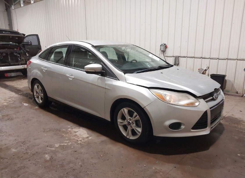 2014 Ford Focus SE (VIN 1FADP3F22EL314395) main photo