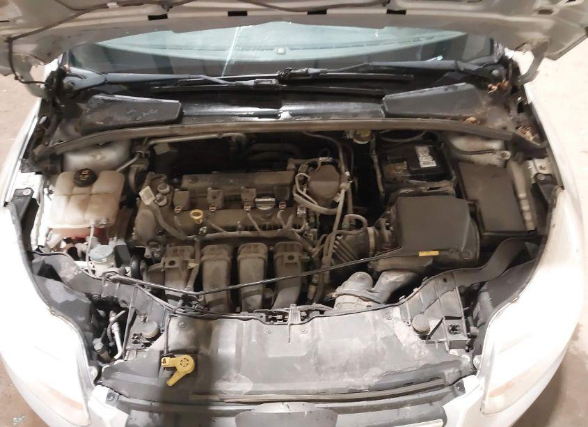 Photo 10 of 2014 Ford Focus SE (VIN 1FADP3F22EL314395)