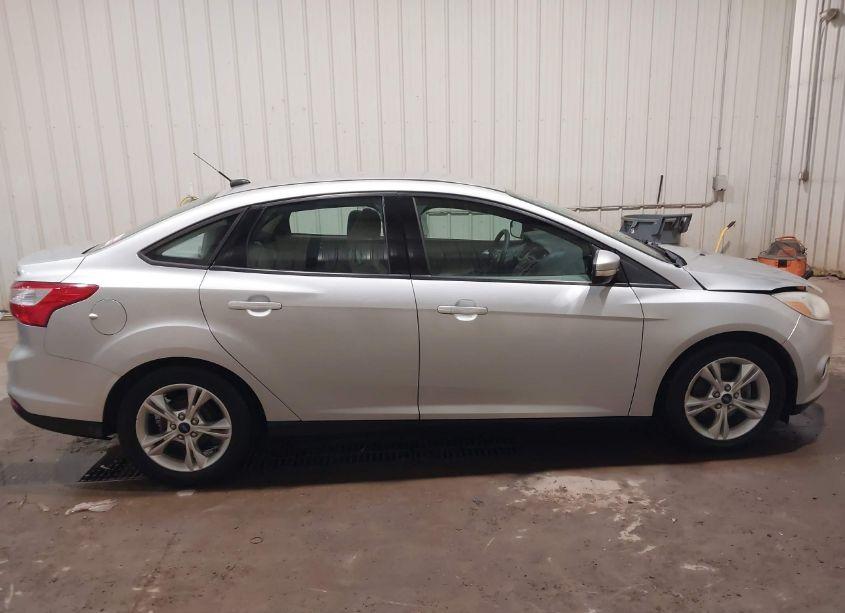 Photo 13 of 2014 Ford Focus SE (VIN 1FADP3F22EL314395)