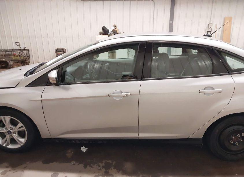 Photo 14 of 2014 Ford Focus SE (VIN 1FADP3F22EL314395)