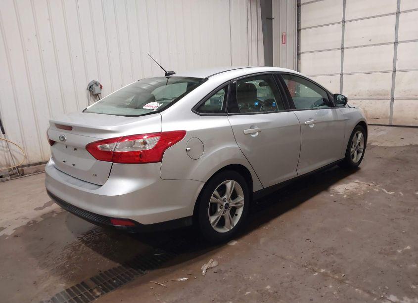 Photo 4 of 2014 Ford Focus SE (VIN 1FADP3F22EL314395)