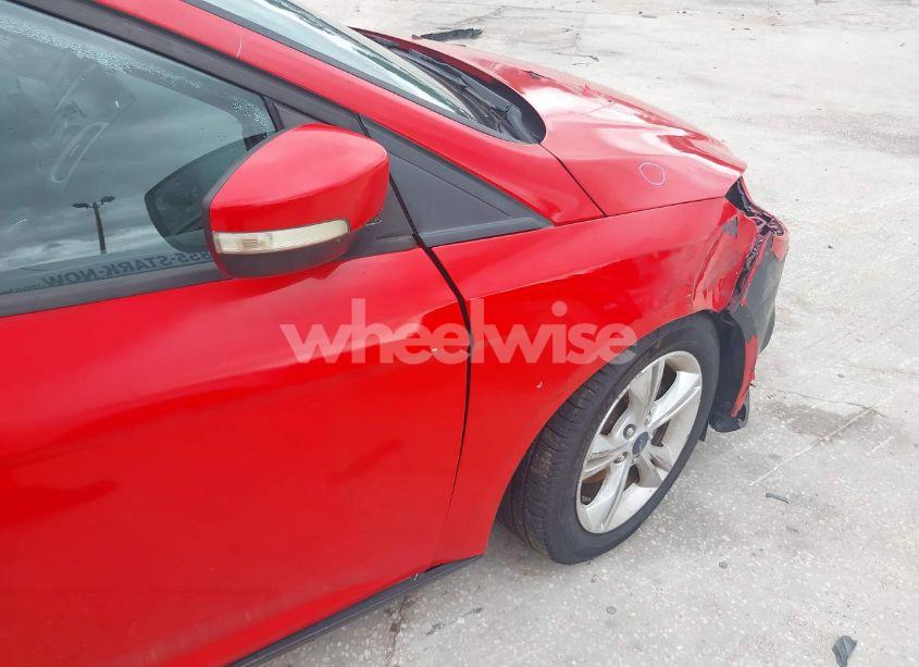 Photo 14 of 2014 Ford Focus SE (VIN 1FADP3F22EL324280)