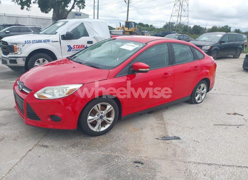 Photo 2 of 2014 Ford Focus SE (VIN 1FADP3F22EL324280)