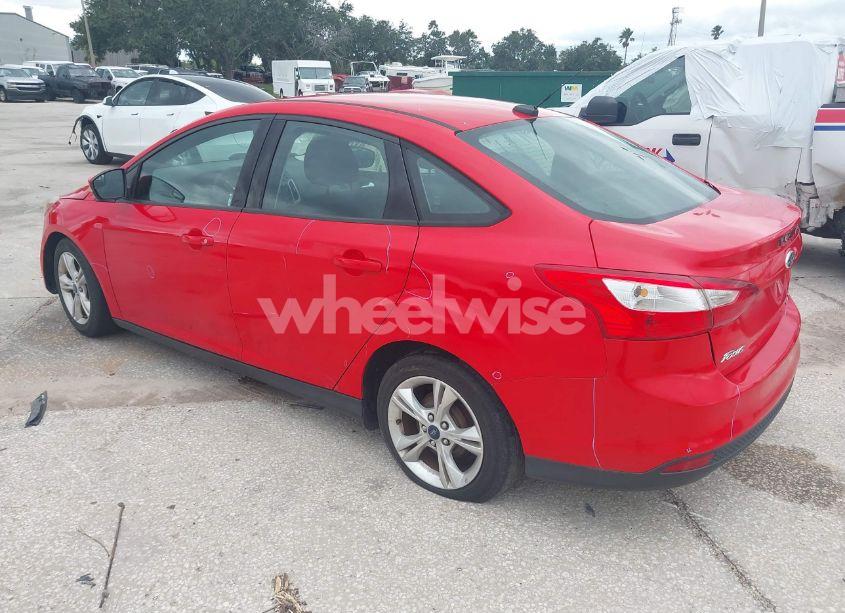 Photo 3 of 2014 Ford Focus SE (VIN 1FADP3F22EL324280)