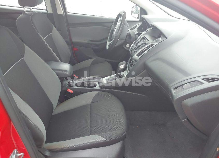 Photo 5 of 2014 Ford Focus SE (VIN 1FADP3F22EL324280)