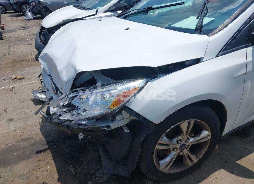 Photo 12 of 2014 Ford Focus SE (VIN 1FADP3F22EL336266)