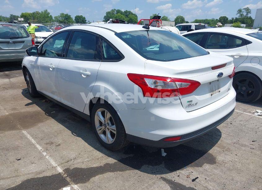 Photo 3 of 2014 Ford Focus SE (VIN 1FADP3F22EL336266)
