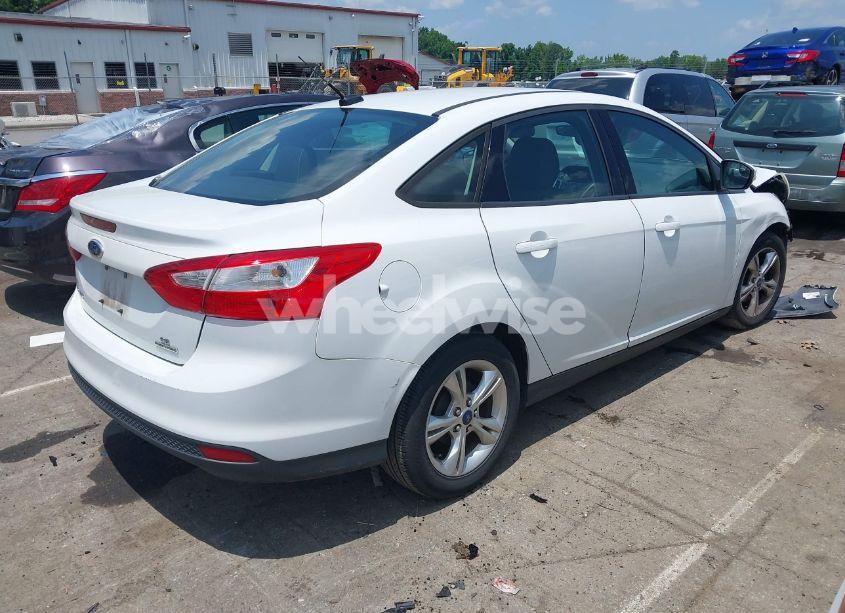 Photo 4 of 2014 Ford Focus SE (VIN 1FADP3F22EL336266)