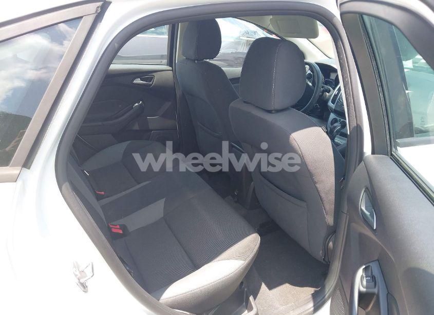 Photo 8 of 2014 Ford Focus SE (VIN 1FADP3F22EL336266)