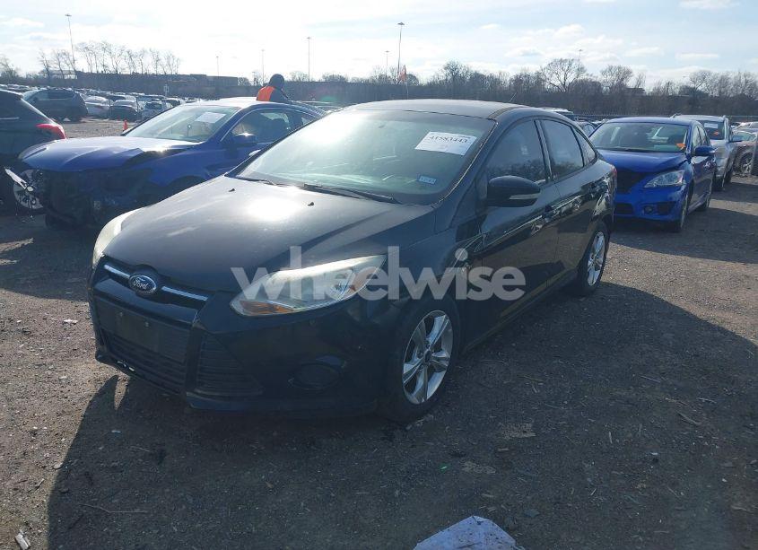 Photo 2 of 2014 Ford Focus SE (VIN 1FADP3F22EL348661)