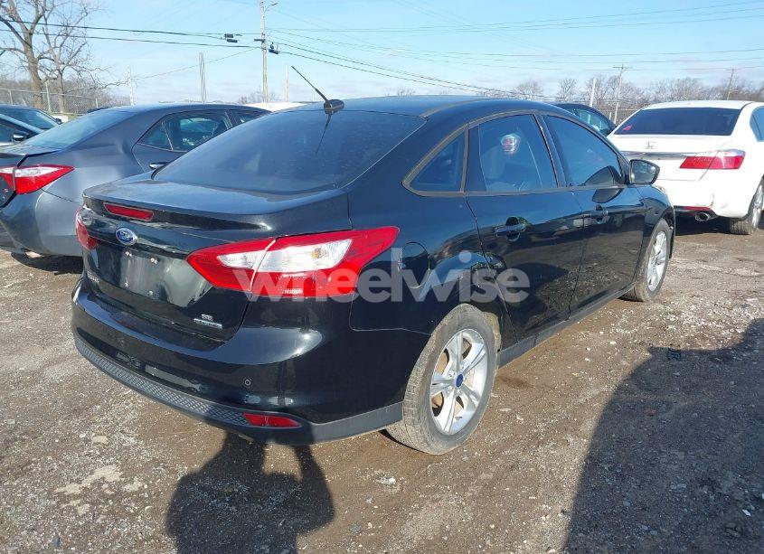 Photo 4 of 2014 Ford Focus SE (VIN 1FADP3F22EL348661)