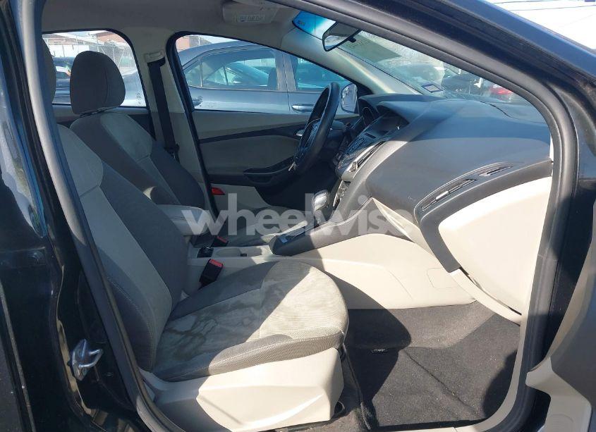 Photo 5 of 2014 Ford Focus SE (VIN 1FADP3F22EL348661)