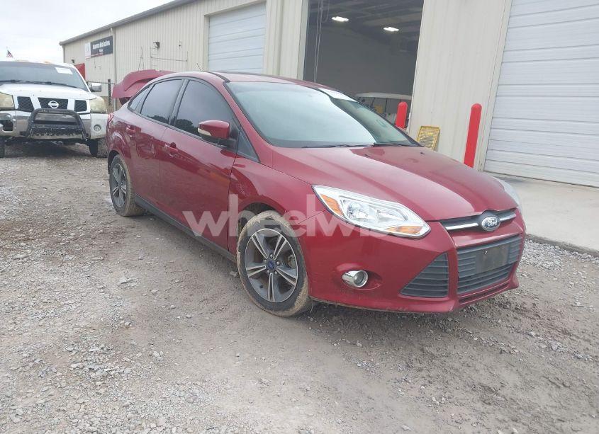 2014 Ford Focus SE (VIN 1FADP3F22EL359725) main photo
