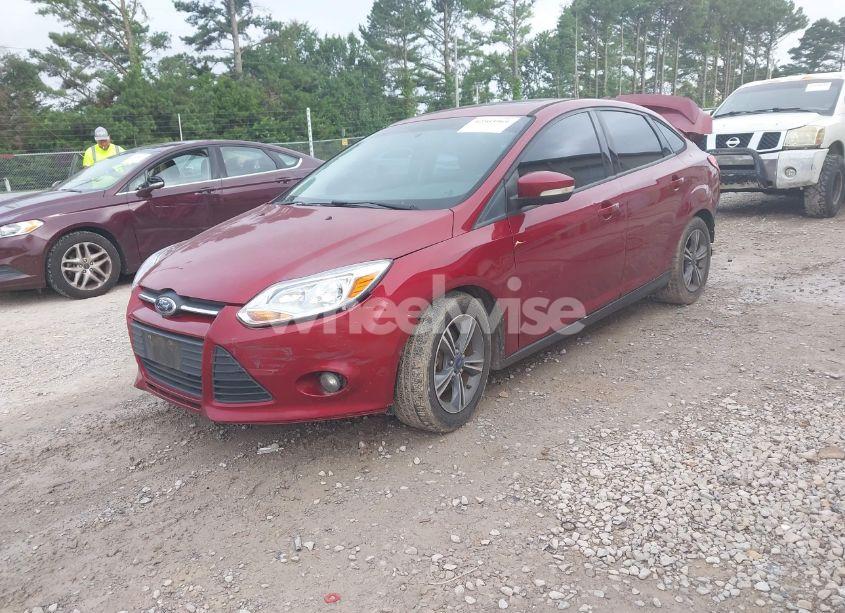 Photo 2 of 2014 Ford Focus SE (VIN 1FADP3F22EL359725)