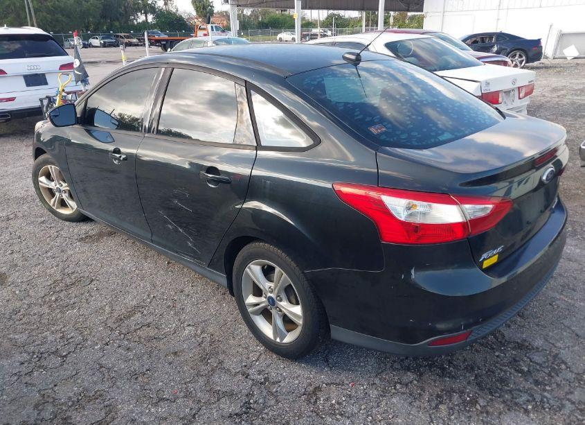 Photo 3 of 2014 Ford Focus SE (VIN 1FADP3F22EL368344)