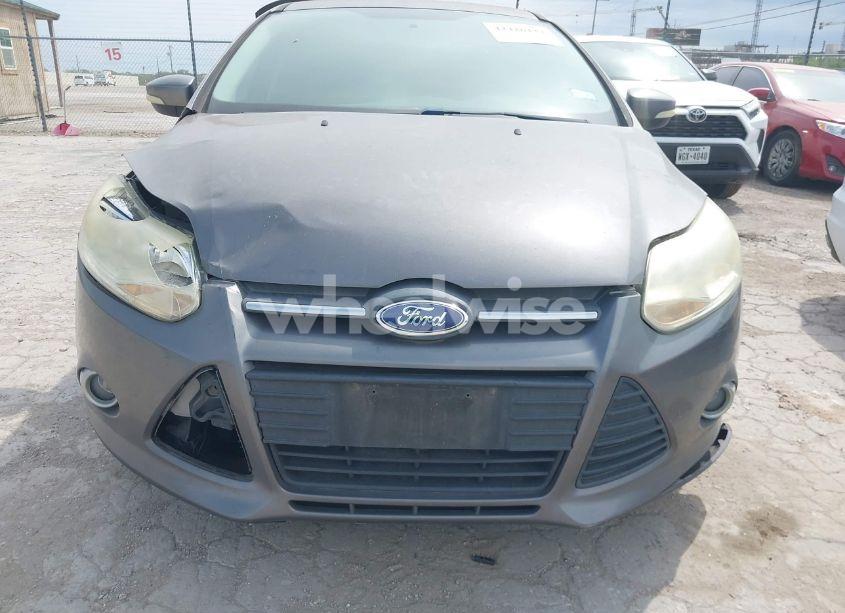 Photo 12 of 2014 Ford Focus SE (VIN 1FADP3F22EL373074)