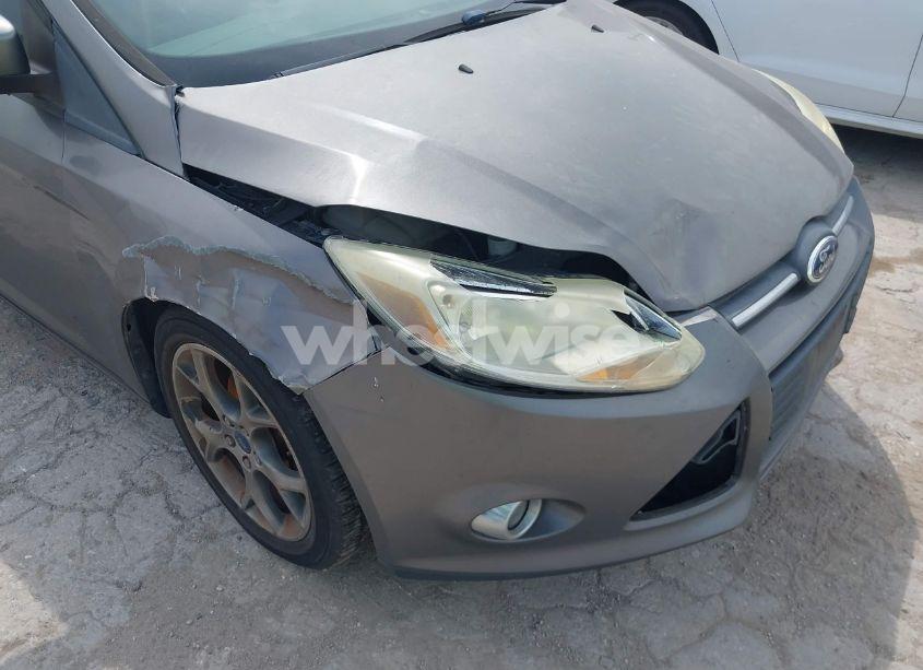 Photo 6 of 2014 Ford Focus SE (VIN 1FADP3F22EL373074)