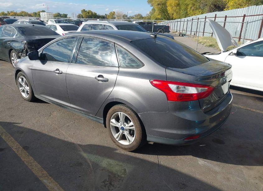 Photo 3 of 2014 Ford Focus SE (VIN 1FADP3F22EL381871)