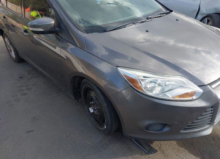 Photo 6 of 2014 Ford Focus SE (VIN 1FADP3F22EL381871)