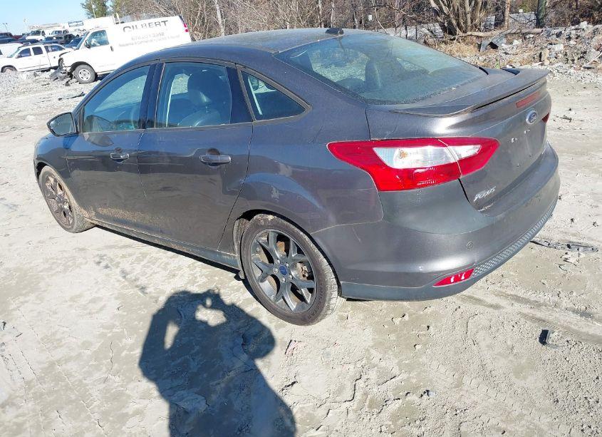 Photo 3 of 2014 Ford Focus SE (VIN 1FADP3F22EL387590)