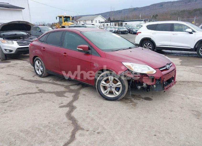 2014 Ford Focus SE (VIN 1FADP3F22EL404825) main photo