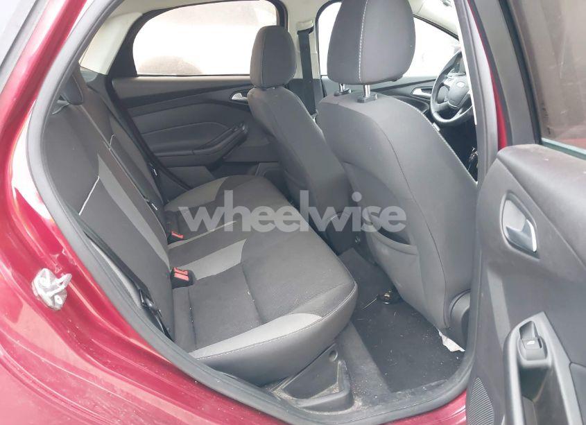 Photo 8 of 2014 Ford Focus SE (VIN 1FADP3F22EL404825)