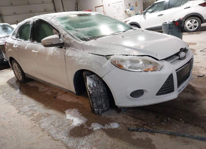 2014 Ford Focus SE (VIN 1FADP3F22EL418059) main photo
