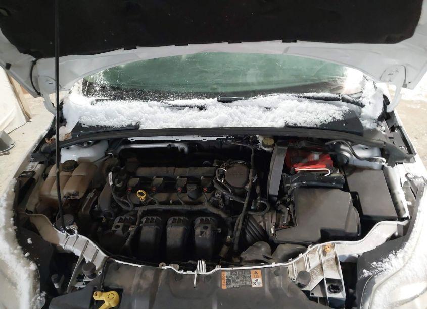 Photo 10 of 2014 Ford Focus SE (VIN 1FADP3F22EL418059)