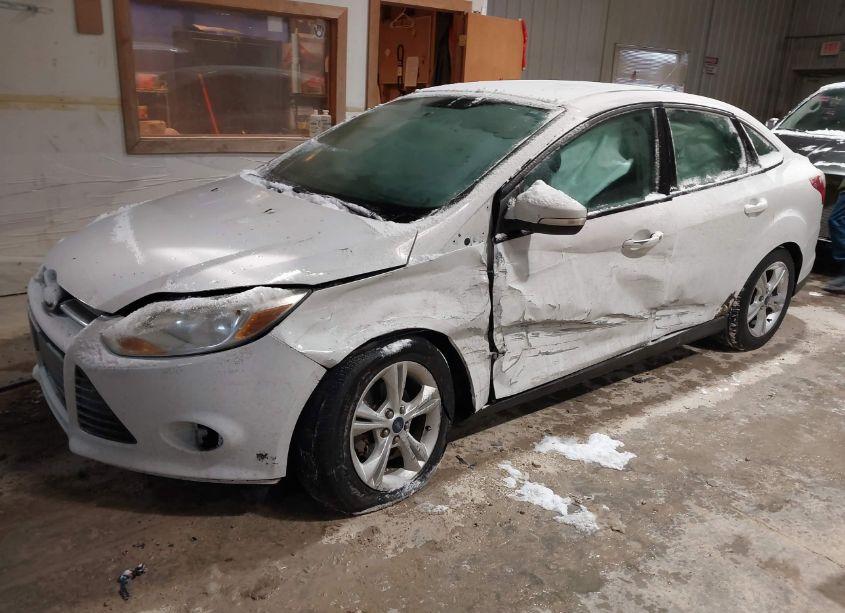 Photo 2 of 2014 Ford Focus SE (VIN 1FADP3F22EL418059)