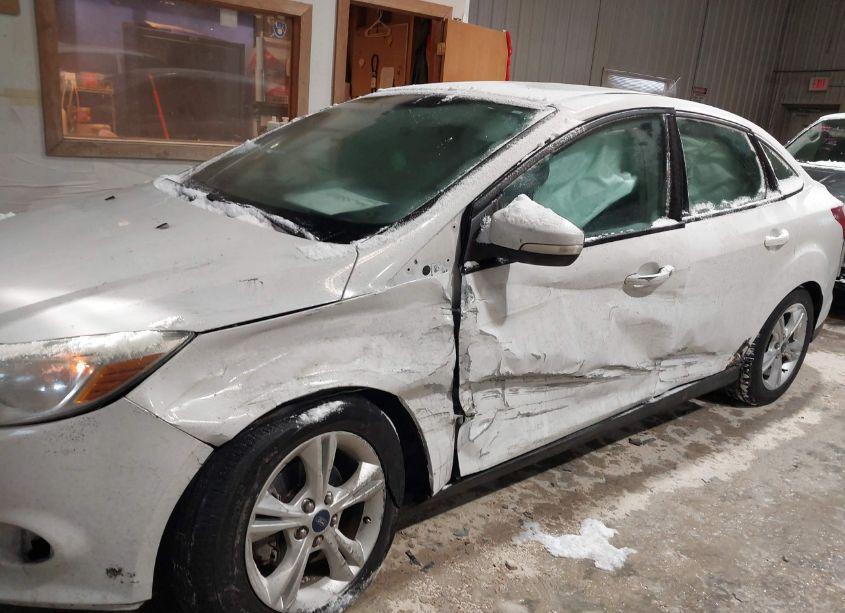 Photo 6 of 2014 Ford Focus SE (VIN 1FADP3F22EL418059)