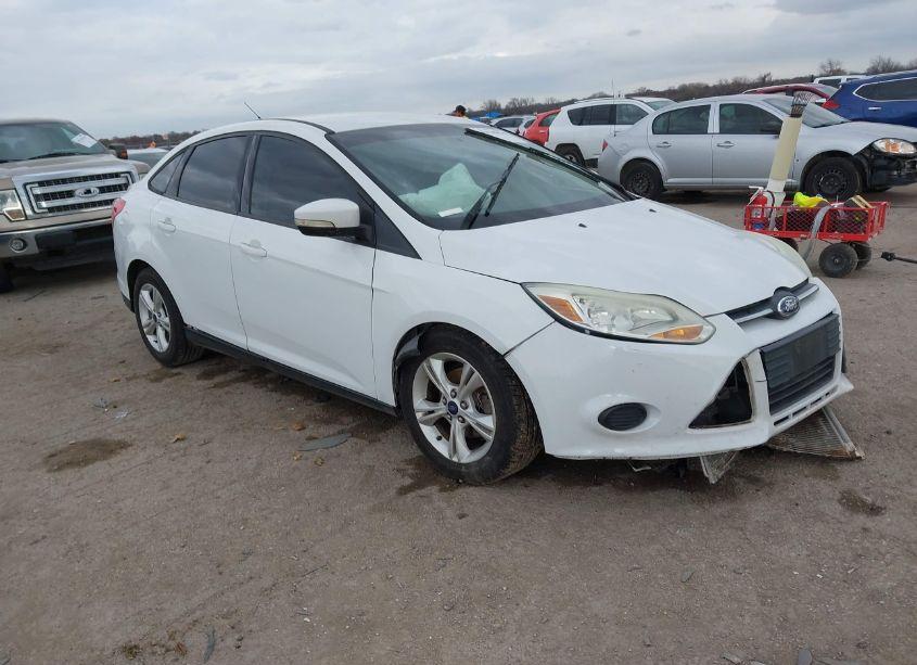 2014 Ford Focus SE (VIN 1FADP3F22EL430339) main photo