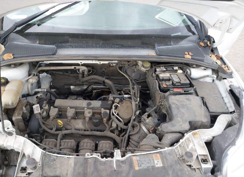 Photo 10 of 2014 Ford Focus SE (VIN 1FADP3F22EL430339)