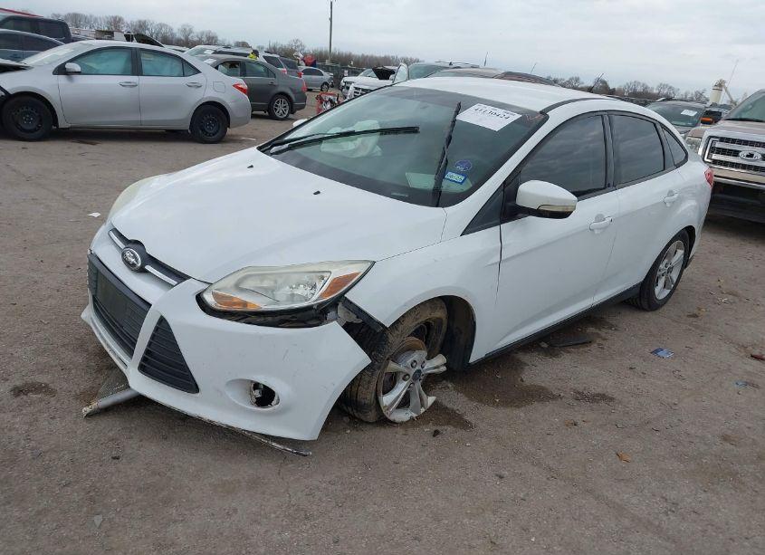 Photo 2 of 2014 Ford Focus SE (VIN 1FADP3F22EL430339)