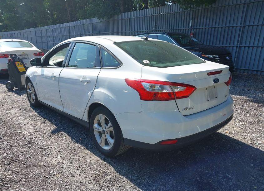 Photo 3 of 2014 Ford Focus SE (VIN 1FADP3F22EL446444)
