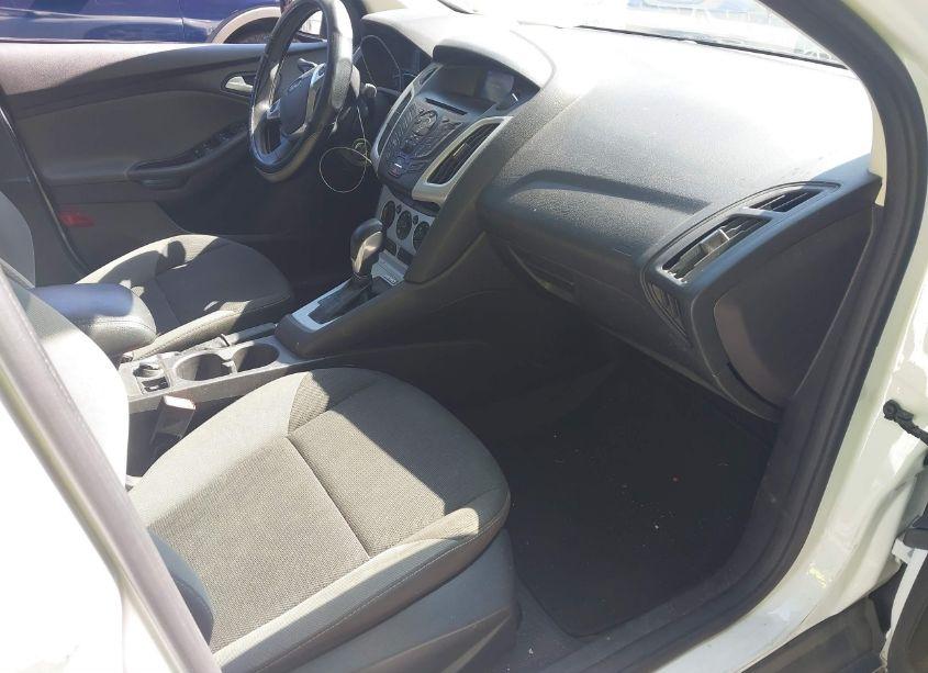 Photo 5 of 2014 Ford Focus SE (VIN 1FADP3F22EL446444)