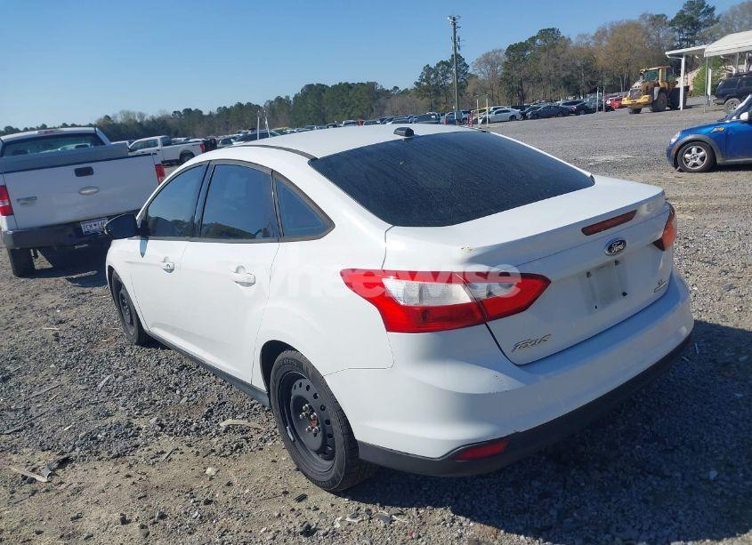 Photo 3 of 2014 Ford Focus SE (VIN 1FADP3F22EL458299)