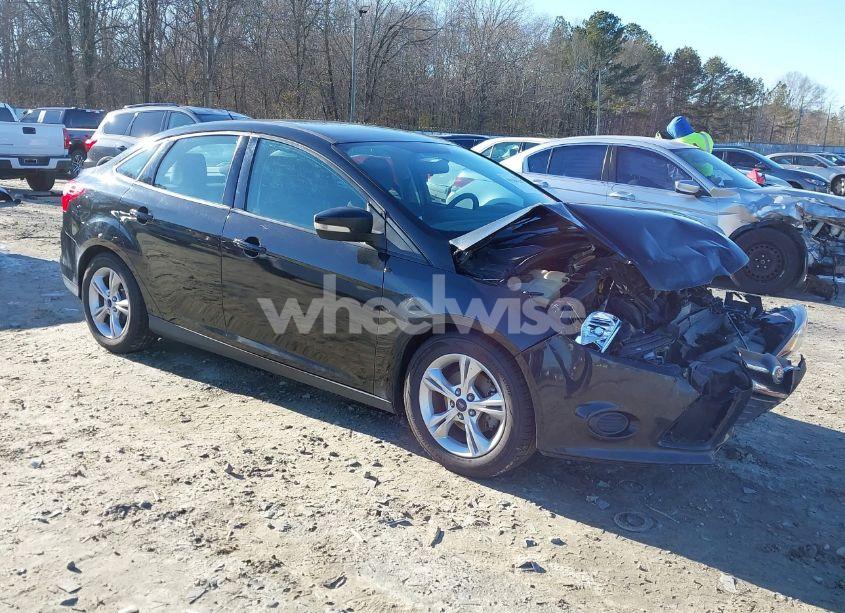 2014 Ford Focus SE (VIN 1FADP3F22EL460974) main photo