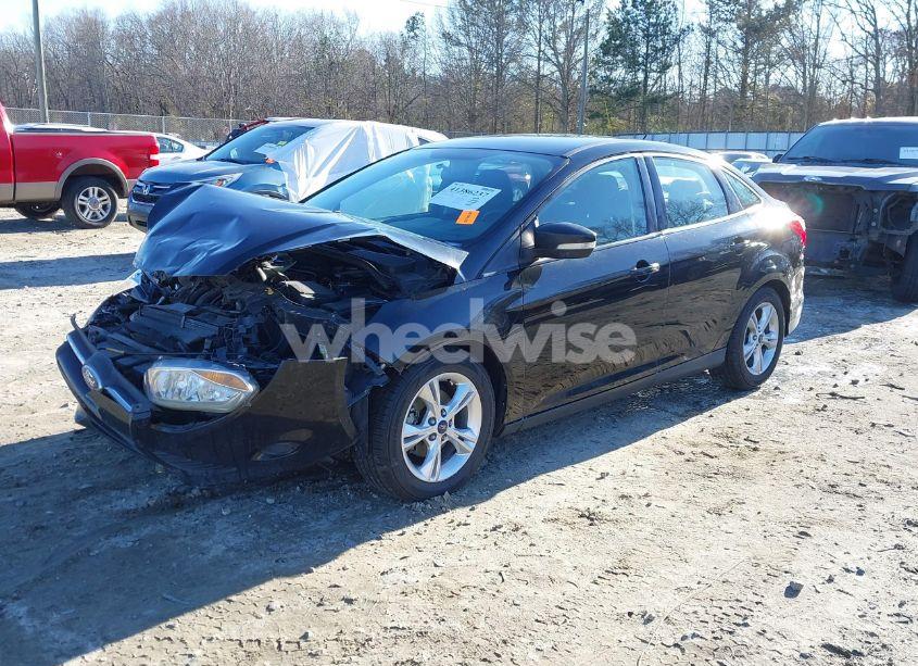 Photo 2 of 2014 Ford Focus SE (VIN 1FADP3F22EL460974)