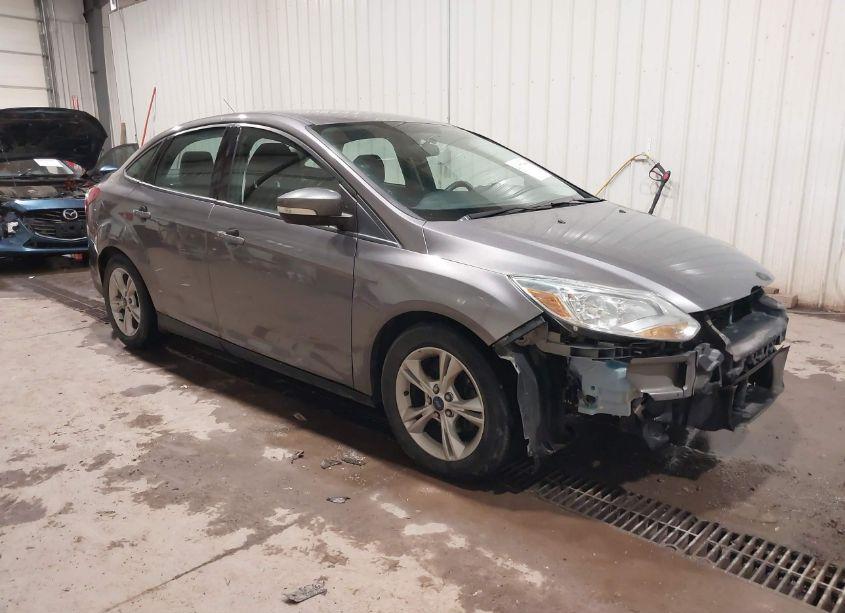2014 Ford Focus SE (VIN 1FADP3F22EL461333) main photo
