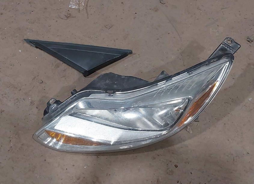 Photo 12 of 2014 Ford Focus SE (VIN 1FADP3F22EL461333)