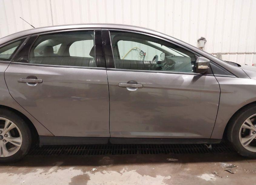 Photo 14 of 2014 Ford Focus SE (VIN 1FADP3F22EL461333)