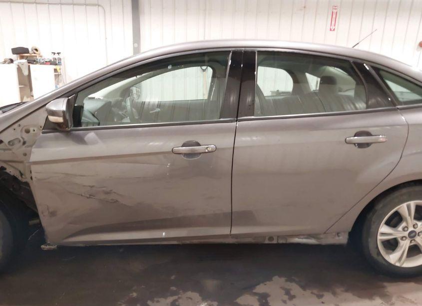 Photo 15 of 2014 Ford Focus SE (VIN 1FADP3F22EL461333)